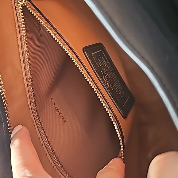 Coach Shoulder Bag - Picture 10 of 11